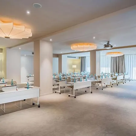 Hotel Barcelo Nervion 4*